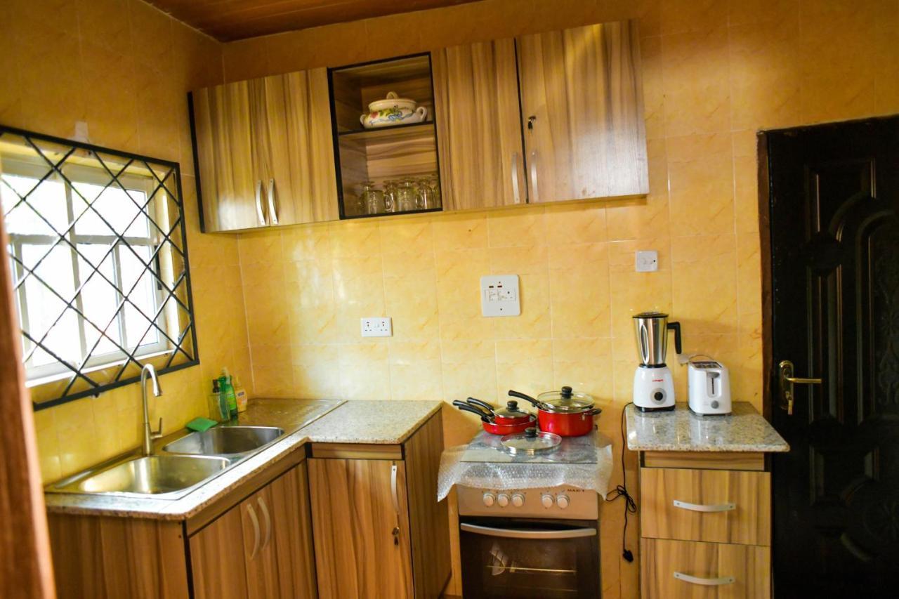 Living Green Apartments Airport Pick Up Бенин-Сити Экстерьер фото