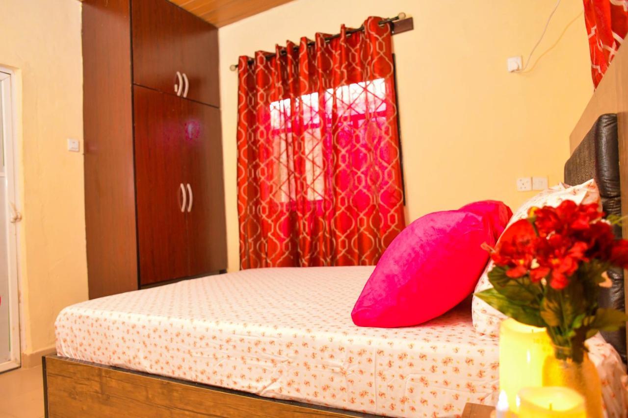 Living Green Apartments Airport Pick Up Бенин-Сити Экстерьер фото